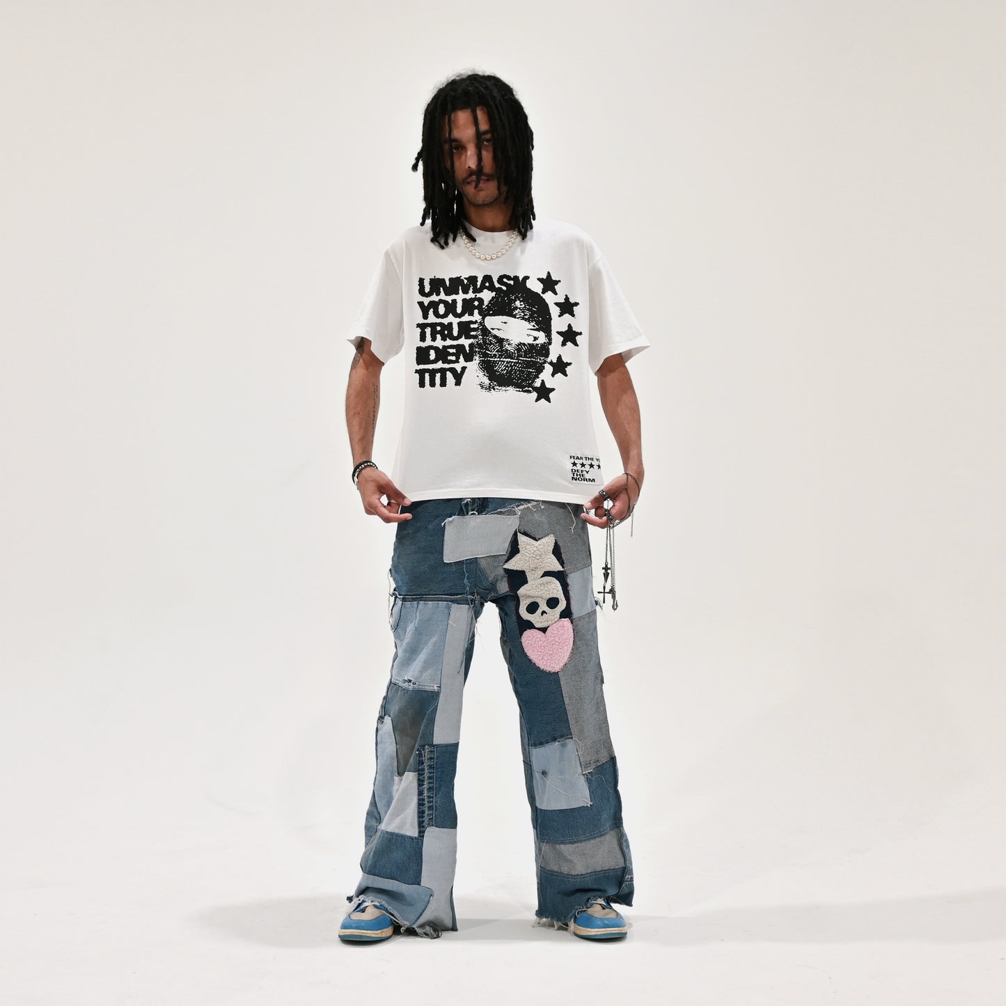 IDENTITY TEE